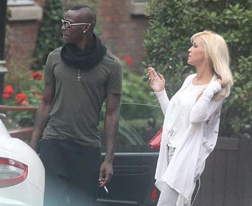 Photo : Balotelli et la star du X