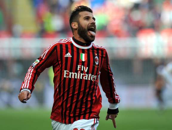 Le Milan AC fait le trou