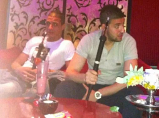 Photo : Chamakh et Taarabt fument la chicha