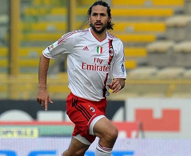 Mario Yepes rempile