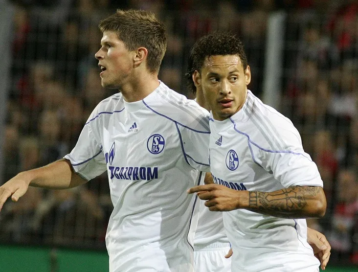 Schalke : Bagarre Huntelaar et Jones