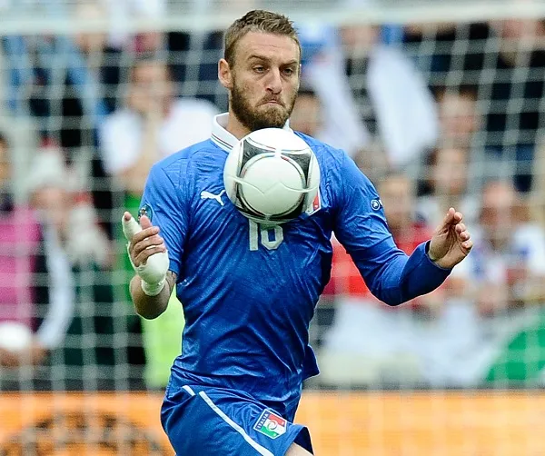 Angleterre : De Rossi et le signe indien