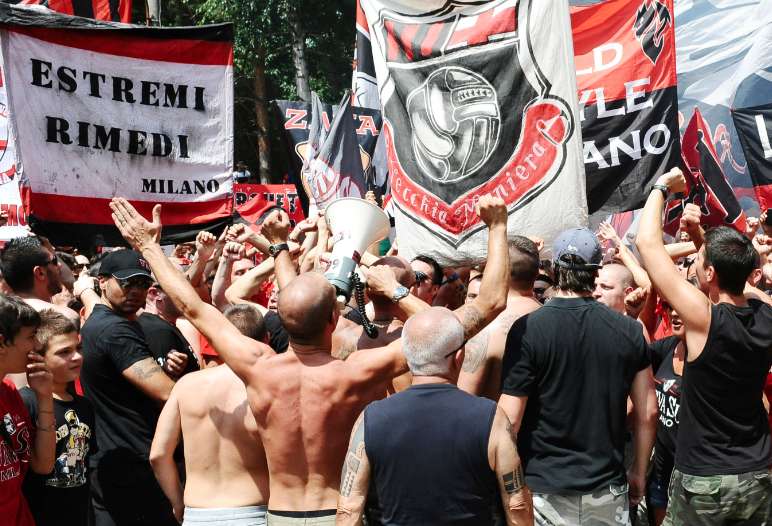 Les tifosi du Milan AC dans le doute