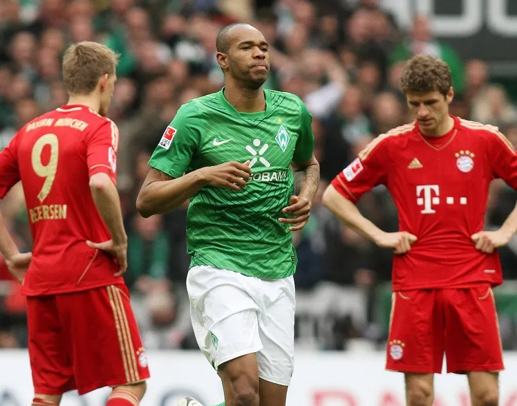 Naldo file à Wolfsburg