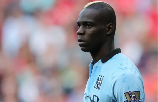 Balotelli attaque Manchester City