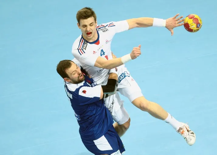 Pourquoi le foot est-il meilleur que le handball ?