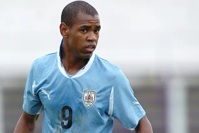 Diego Rolan signe à Bordeaux