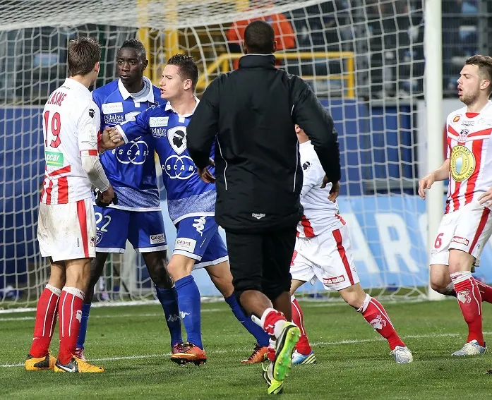 Quel championnat pour Ajaccio et Bastia?