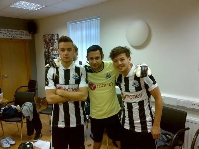 Photo : One Direction chez les Magpies