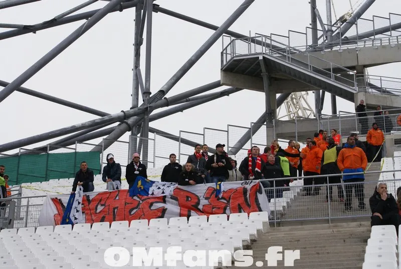 Photo : Courageux supporteurs brestois