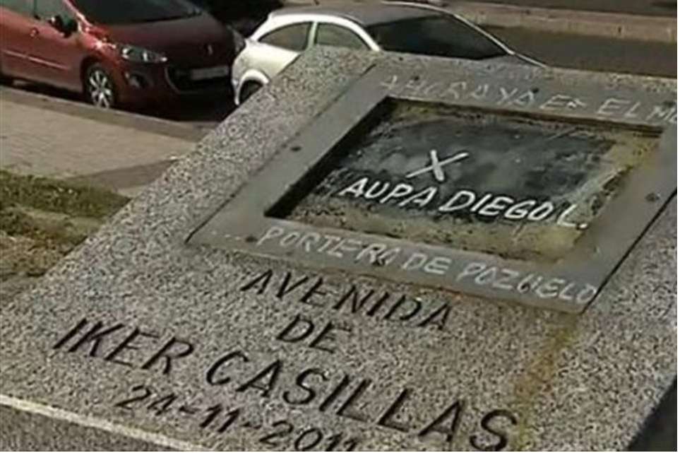 Photo: le monument de Casillas vandalisé