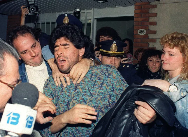 Le premier jour de la chute de Diego Maradona