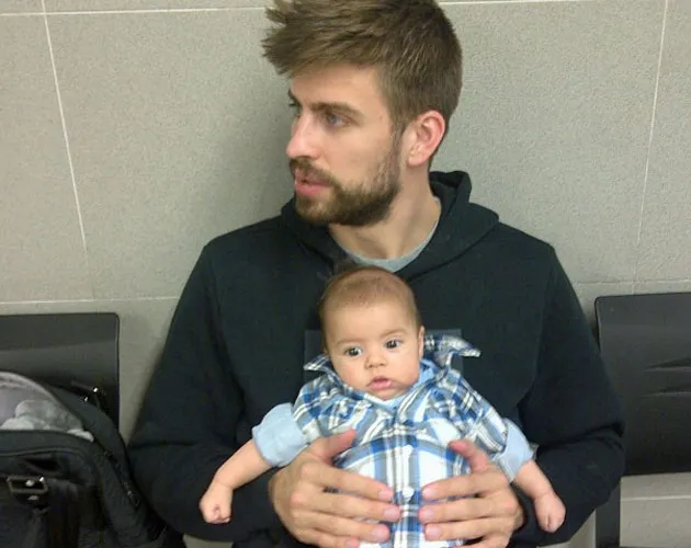 Photo: Piqué, Milan et le passeport