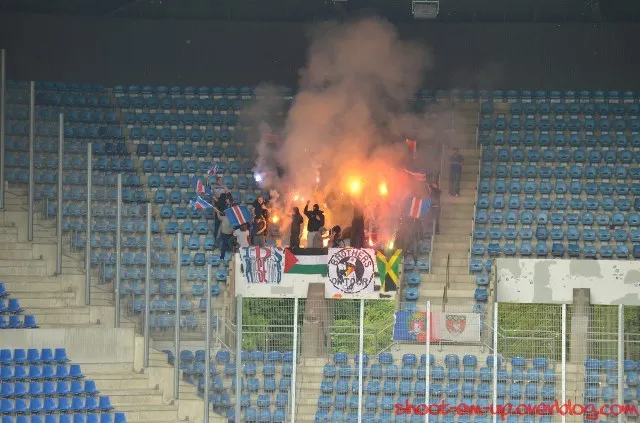 Les fans parisiens avec les féminines et la CFA