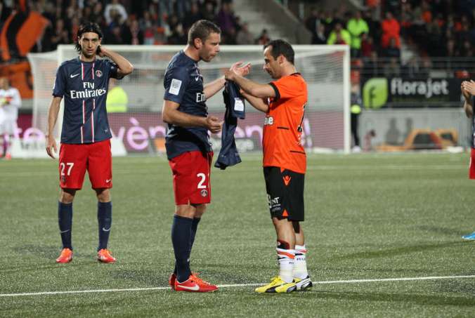 Photo : Un maillot du PSG pour Giuly