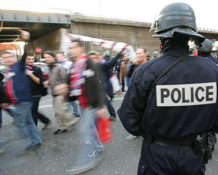 Des hooligans parisiens interpellés en Belgique