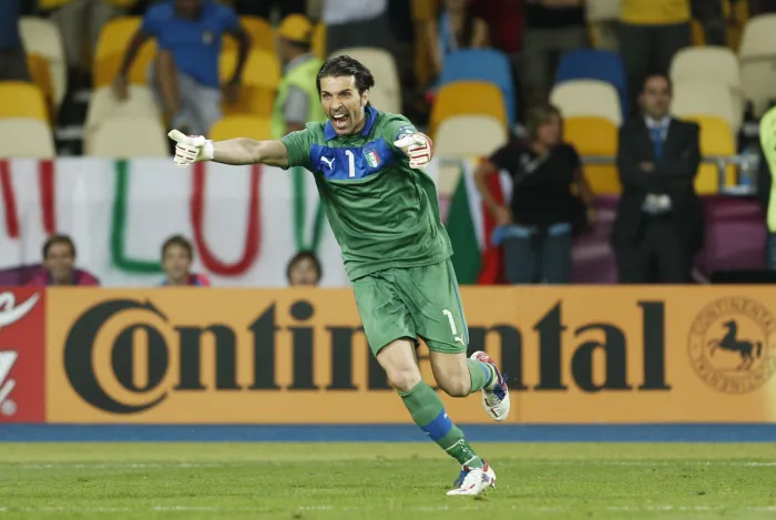 Buffon envoie l&rsquo;Italie sur le podium