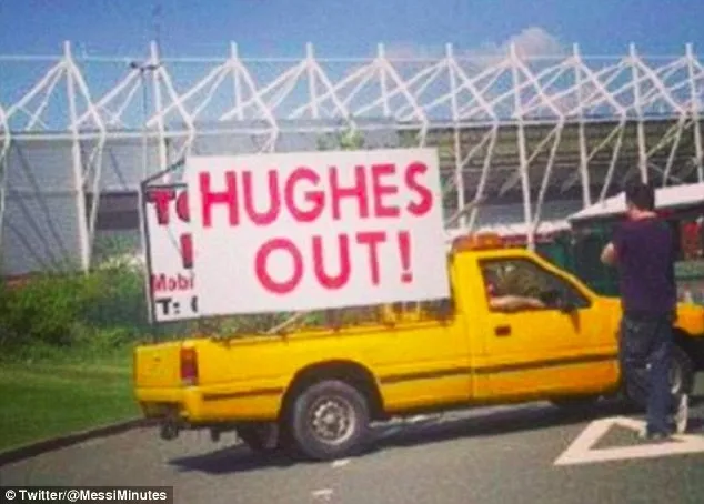 Photo : Mark Hughes pas le bienvenu