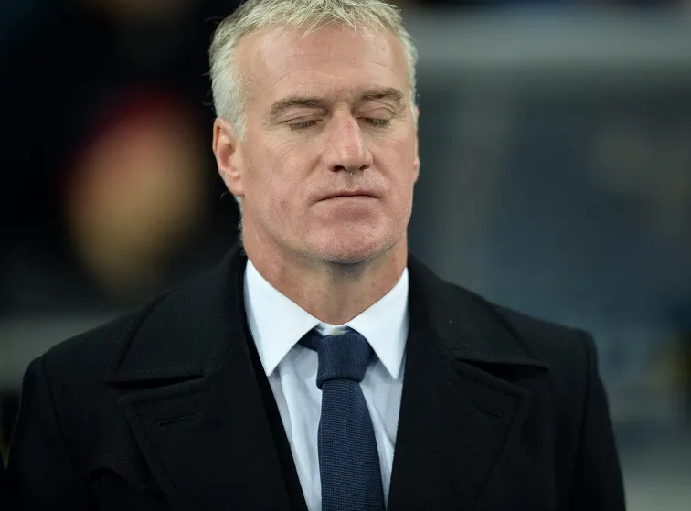 Didier Deschamps, dessinez-nous une croix de Lorraine !