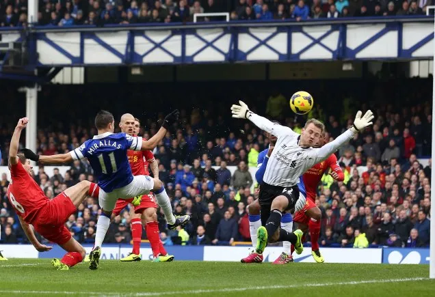 Everton et Liverpool offrent un derby de folie