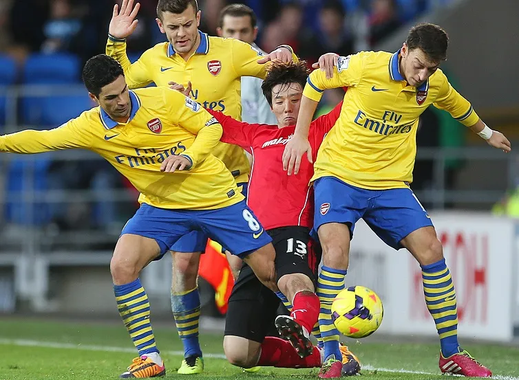 Arsenal brille, Everton enquille