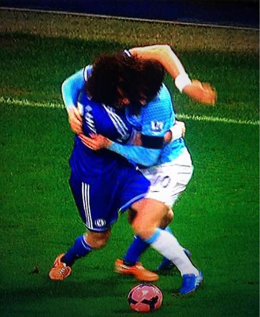 Photo : La danse de Dzeko et David Luiz