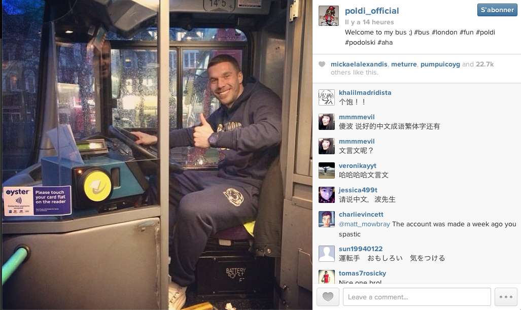 Photo : Podolski, chauffeur de bus