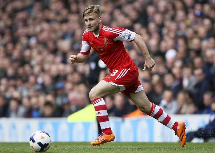 Shaw tout proche de Manchester