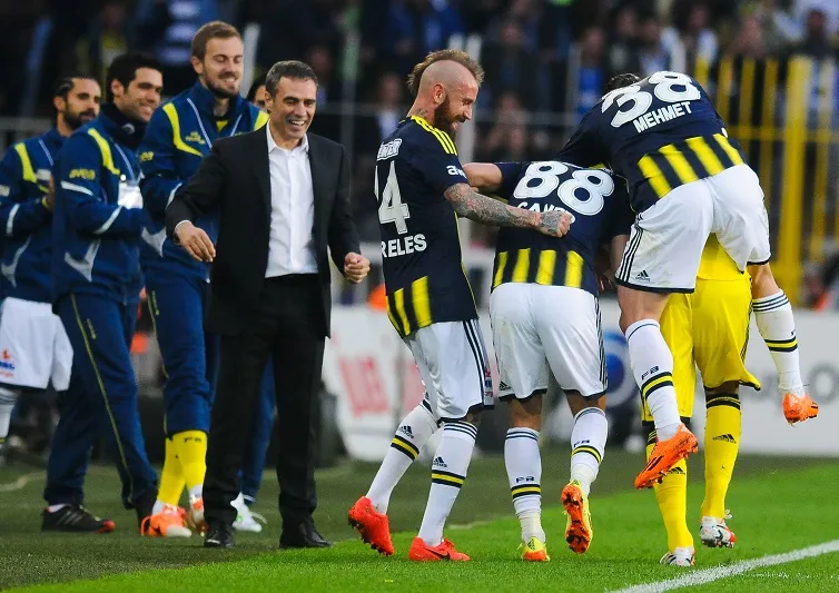 Le Standard sous pression, Fenerbahçe (quasi) champion