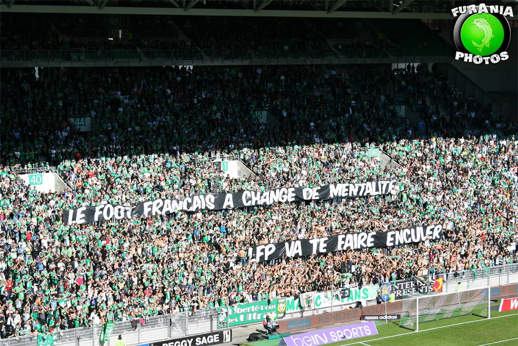 Photo : la banderole anti-LFP des Verts