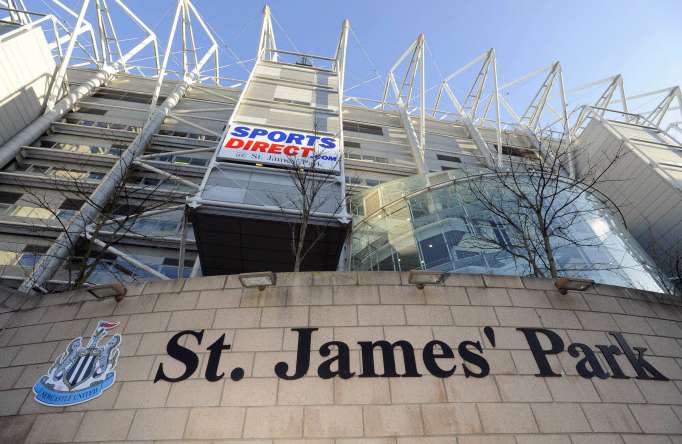 La ville de Newcastle protège son stade