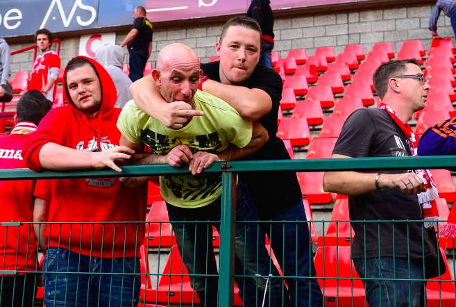 Les supporters en carton du Standard