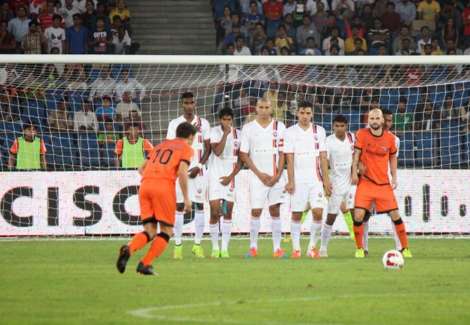 Alors, elle démarre comment, cette Indian Super League ?