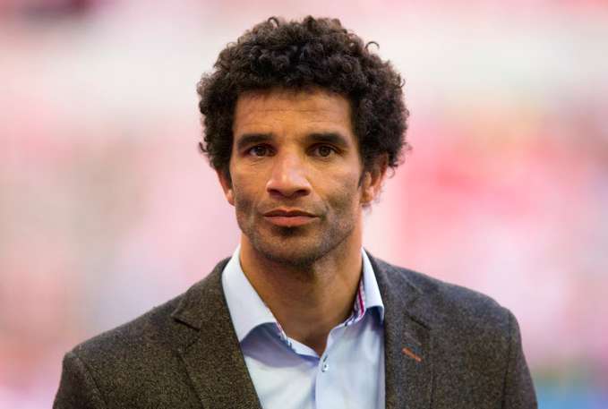 David James met ses souvenirs aux enchères