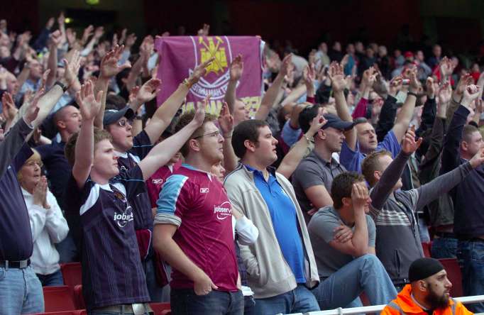 Keira Knightley kiffe pour West Ham