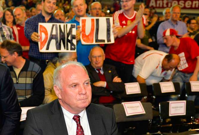 Hoeness aide les enfants pauvres