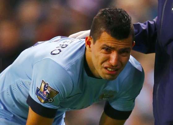 Photo : Agüero blessé et en larmes