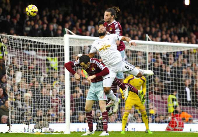 Andy Carroll : «<span style="font-size:50%">&nbsp;</span>West Ham peut gagner le titre<span style="font-size:50%">&nbsp;</span>»