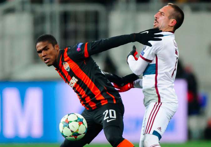 Douglas Costa se voit bien à Chelsea