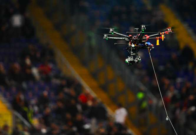 Un Anglais arrêté pour avoir filmé des matchs avec son drone