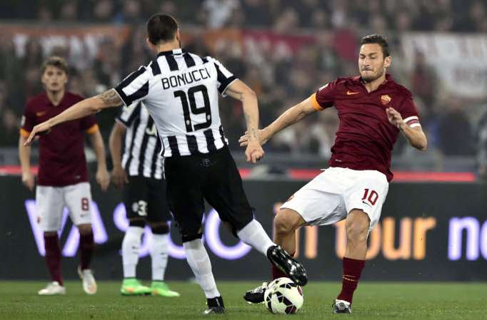 Les tifosi de la Juventus chambrent Totti