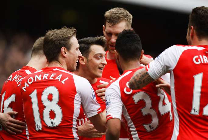 Arsenal canarde Liverpool