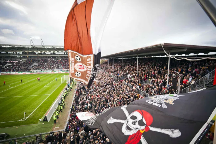 Sankt Pauli aide les réfugiés de la Méditerranée