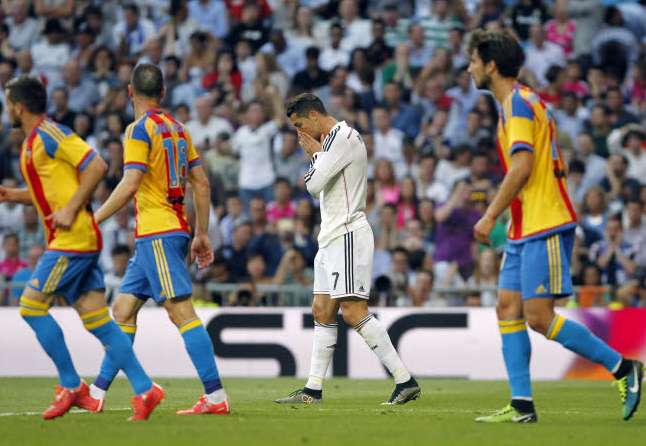 Valence enlève la Liga au Real