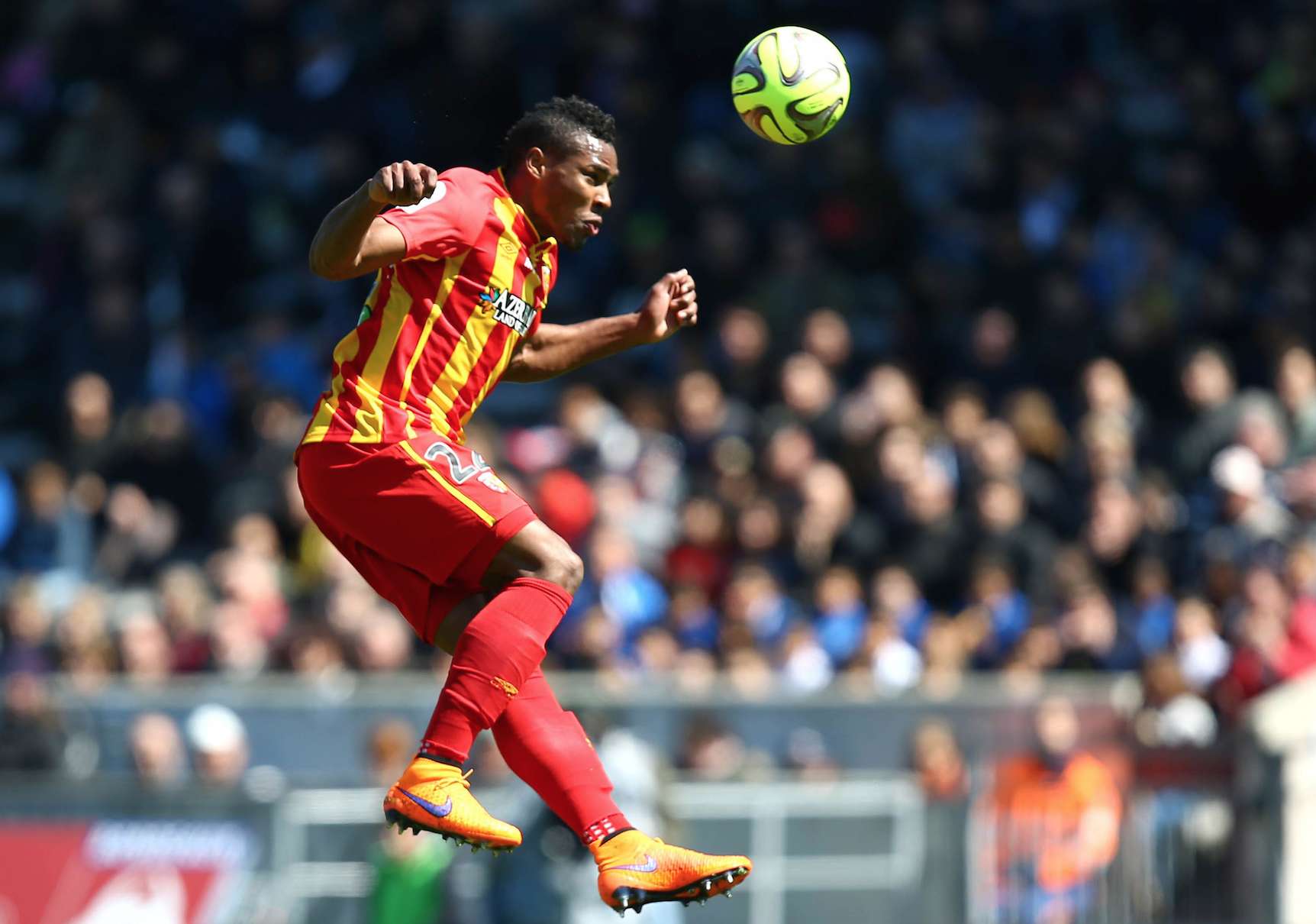 Lens se fait crucifier au buzzer !