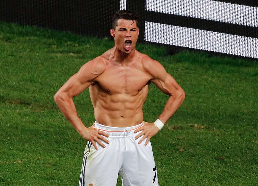 Les femmes volages adorent les abdos de CR7 - International - Tous pays ...