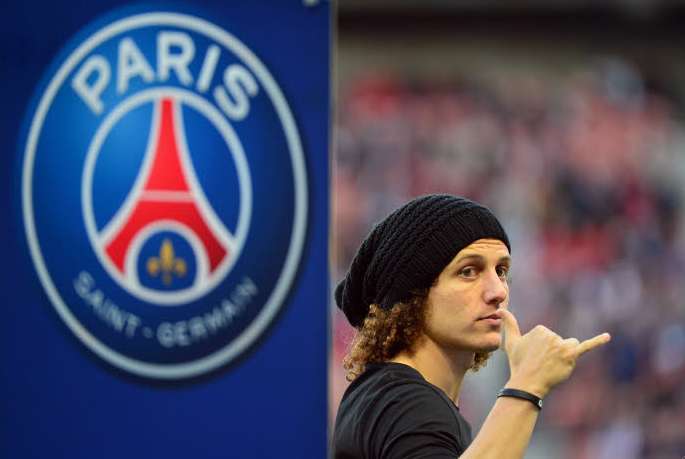 David Luiz répond aux rumeurs sur sa virginité