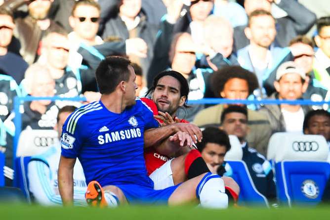 Chelsea continue de draguer Falcao