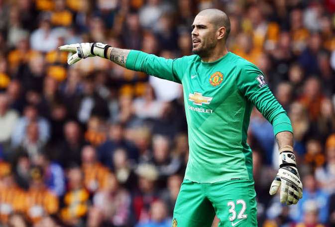 Van der Sar mise sur Valdés pour remplacer De Gea