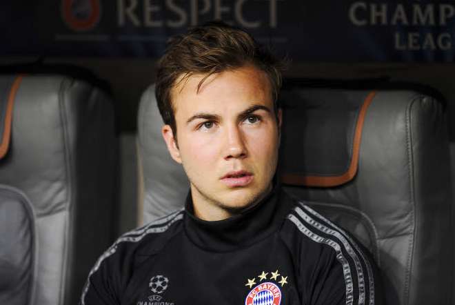 Götze console un joueur de FIFA